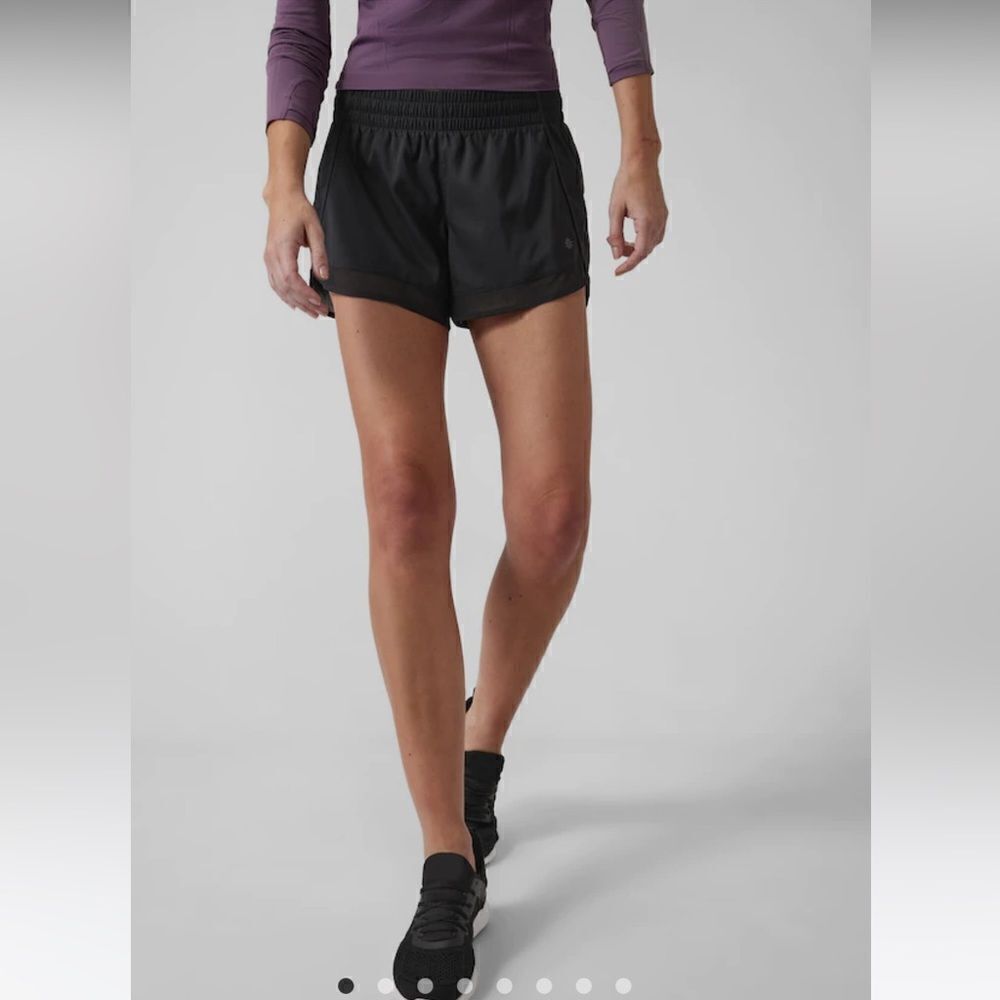 EXCELLENT CONDITION WOMEN’S SIZE XS BLACK MESH RACER RUN SHORT 4” INSEAM